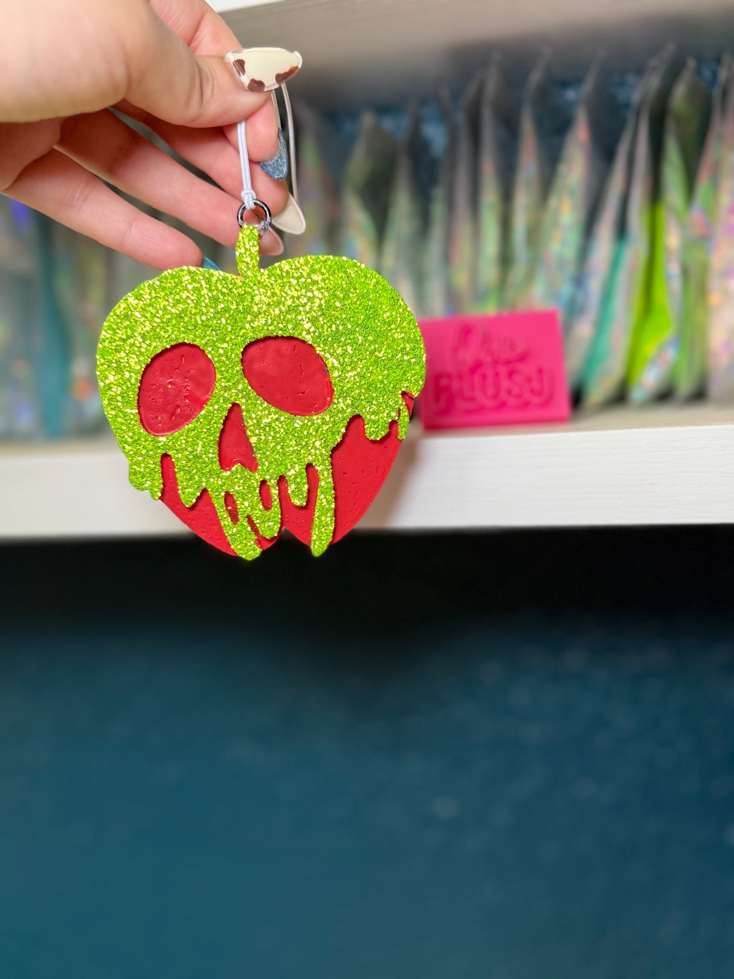 Poison apple